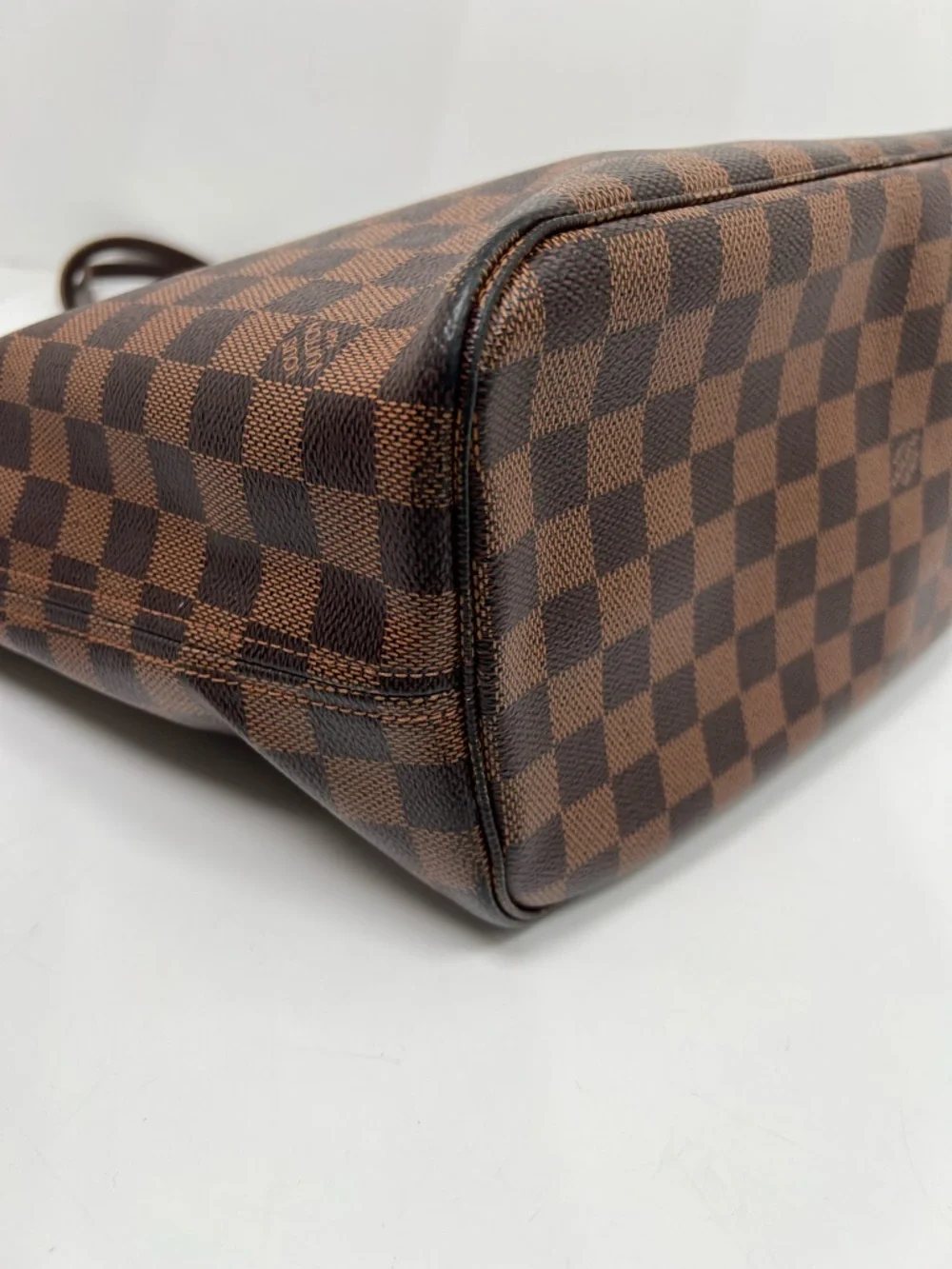 Louis Vuitton Neverfull MM Damier Ebene Tote w/ Pouch Red Interior + Pouch - Picture 6 of 15